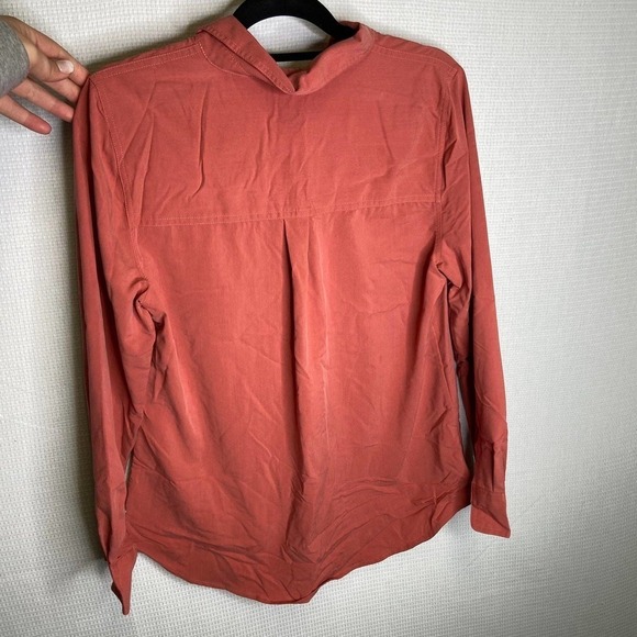 Chicos | Salmon Pink Rosey Colored Button Up Top - Picture 5 of 6